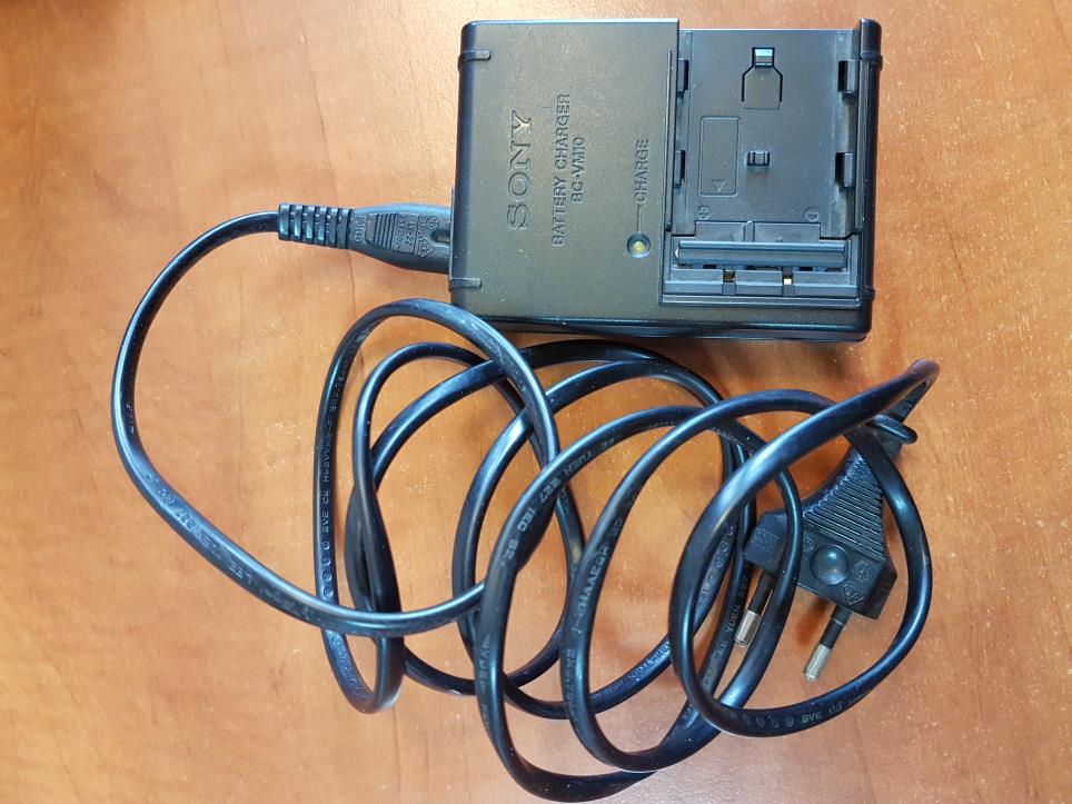 Máquinas en una fábrica de muebles-6