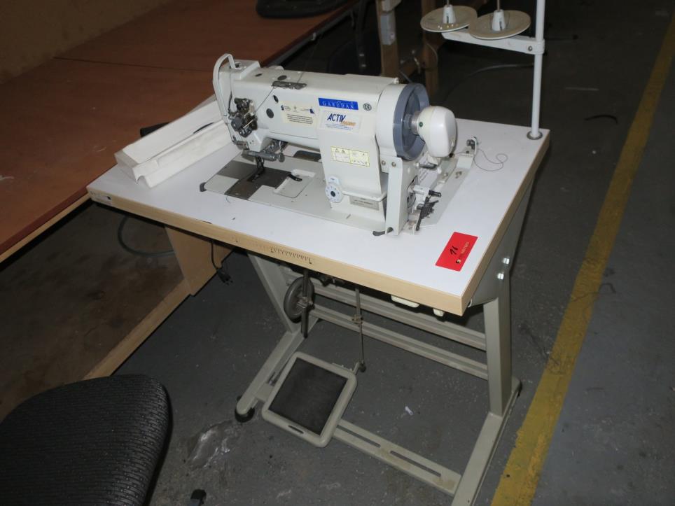 Stroje v továrně na nábytek-1