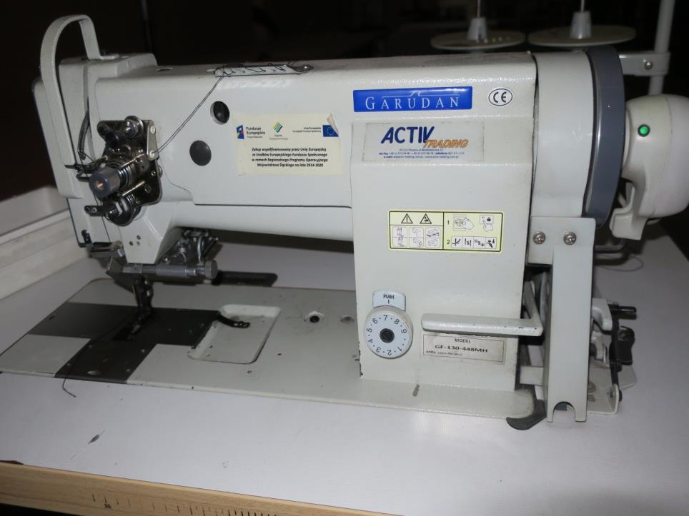 Stroje v továrně na nábytek-2