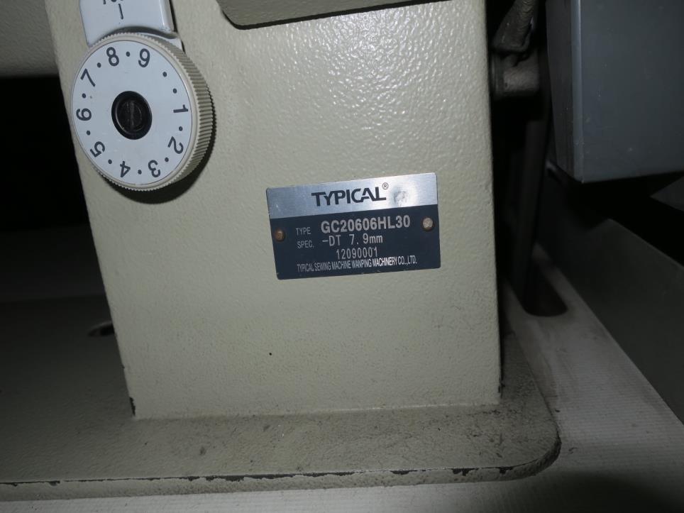 Stroje v továrně na nábytek-5