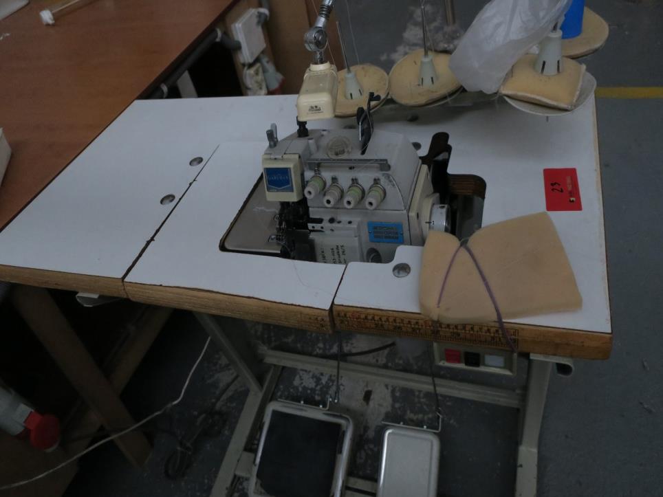 Stroje v továrně na nábytek-1