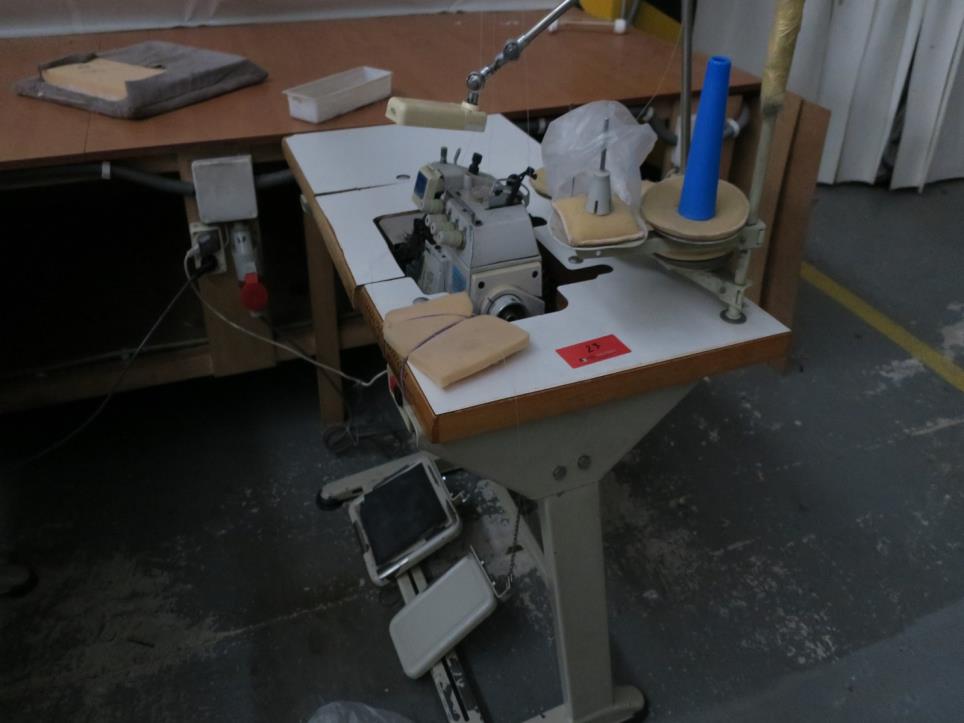 Stroje v továrně na nábytek-3