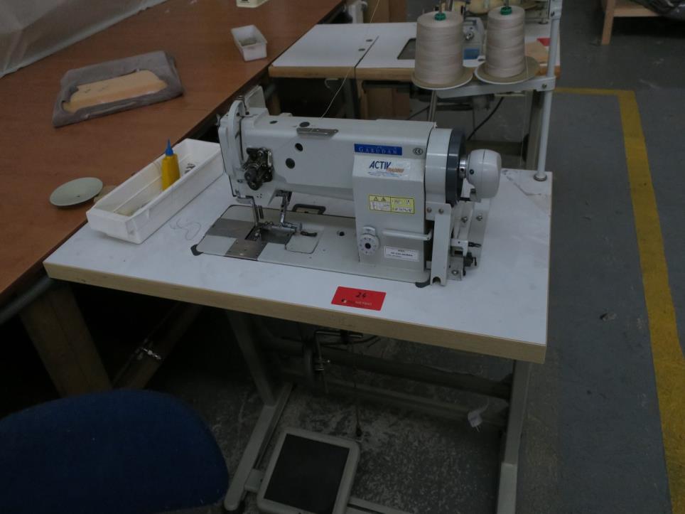 Stroji v tovarni pohištva-1