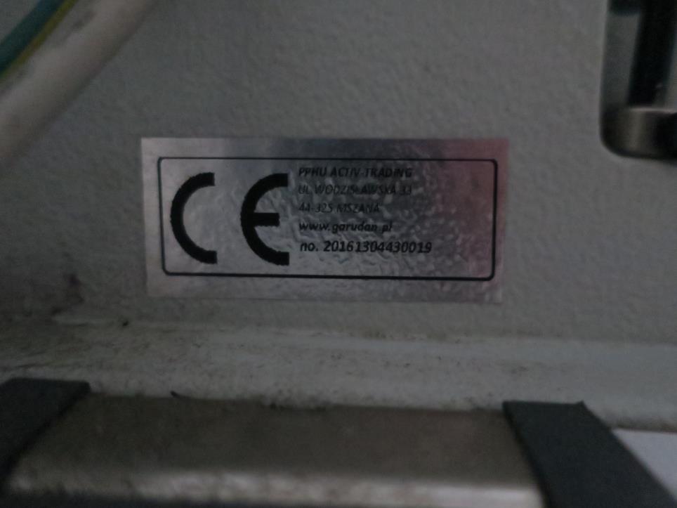 Stroji v tovarni pohištva-4