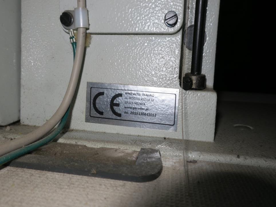 Stroji v tovarni pohištva-3