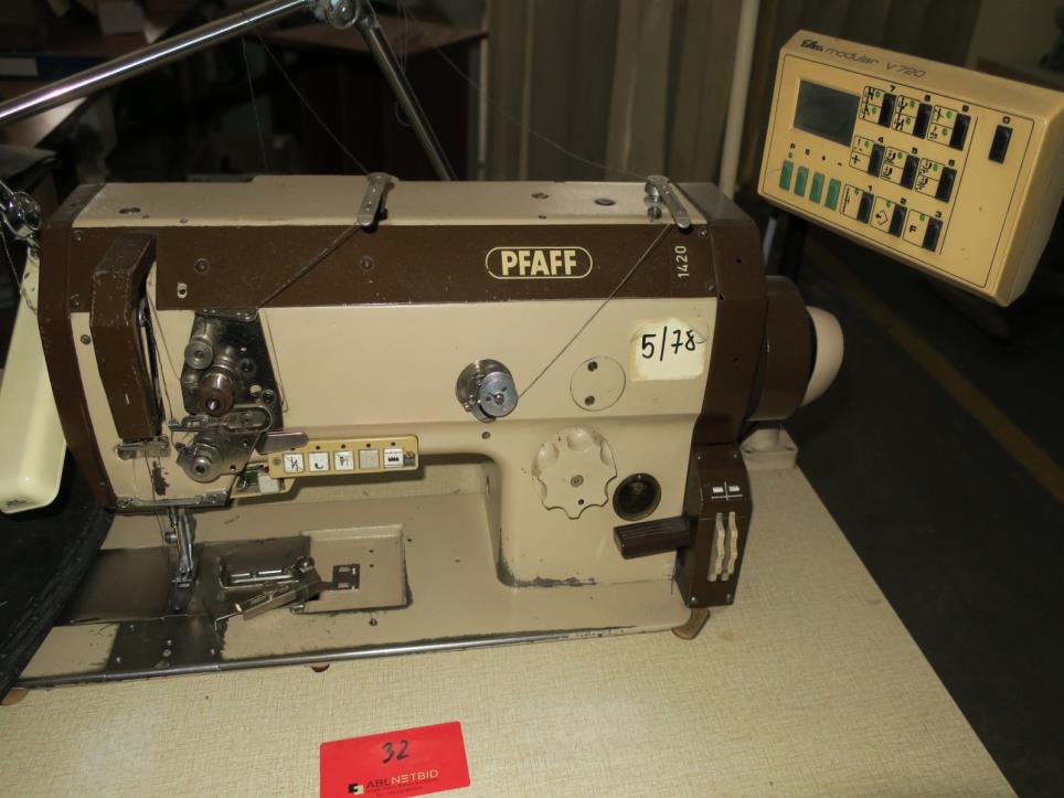 Máquinas numa fábrica de móveis-2