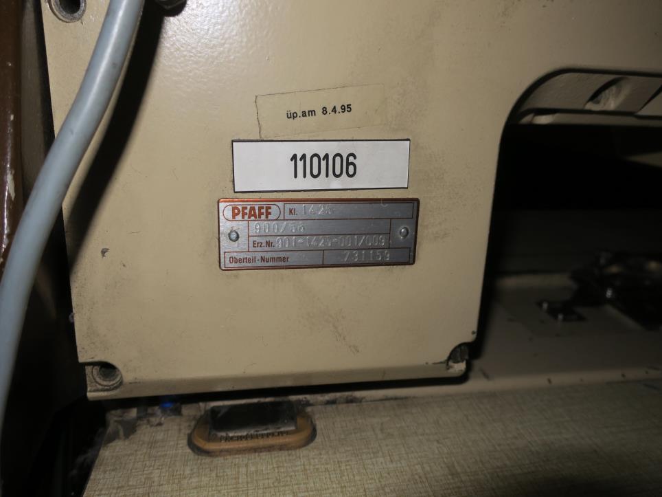 Máquinas numa fábrica de móveis-4