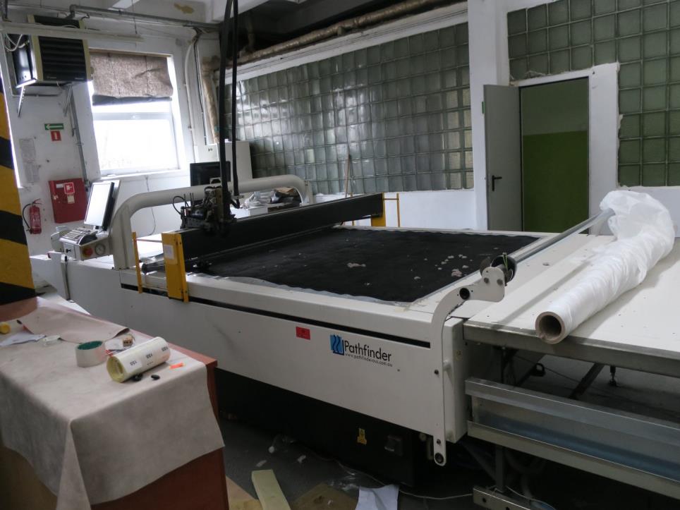 Machines d´une usine de meubles-2