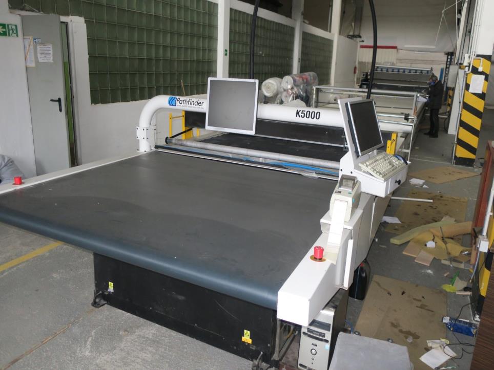 Machines d´une usine de meubles-3