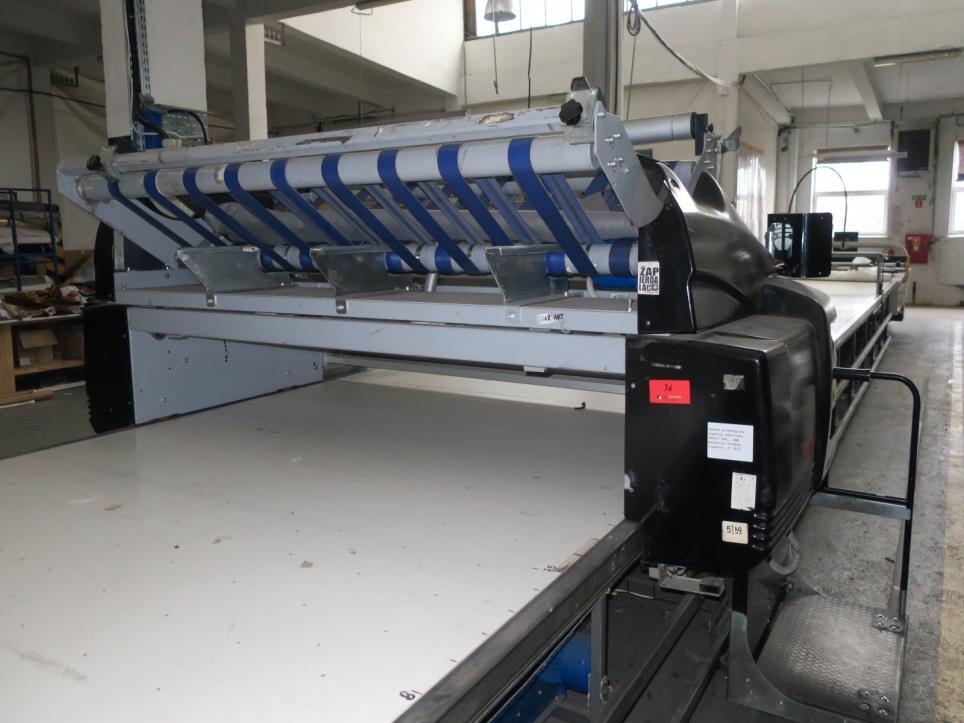 Machines d´une usine de meubles-8