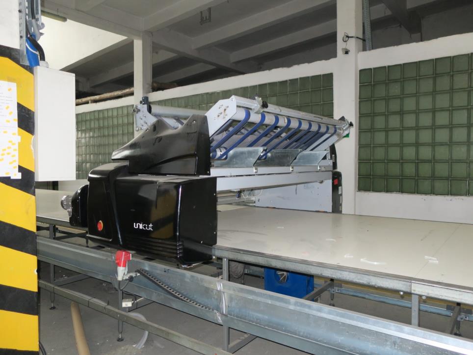 Machines d´une usine de meubles-10