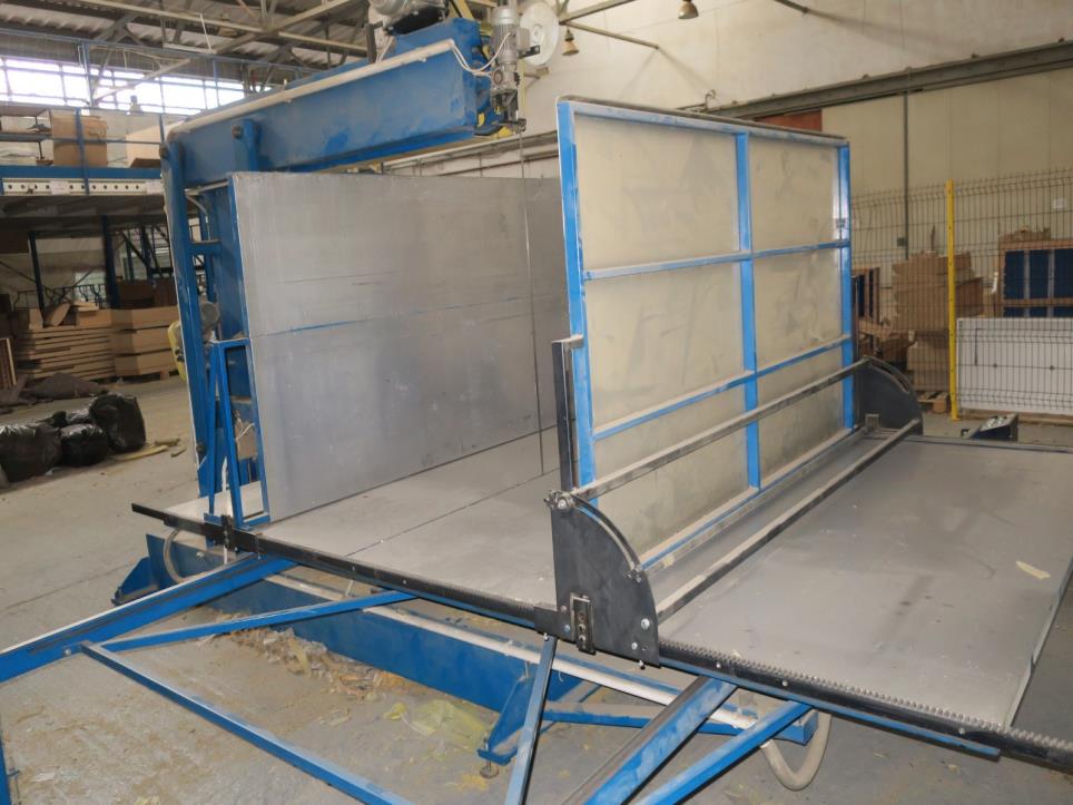 Machines d´une usine de meubles-5