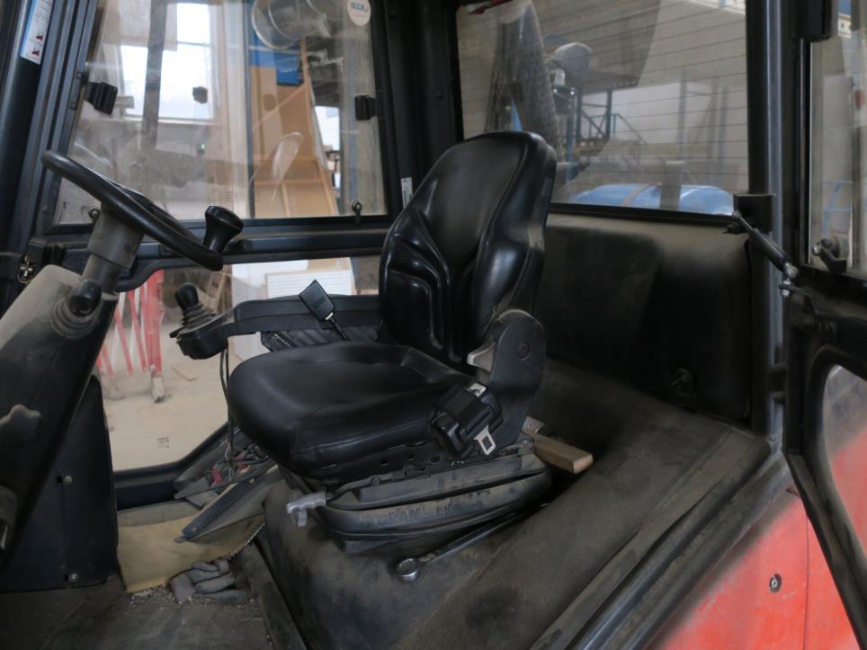 Maschinen einer Möbelfabrik-3