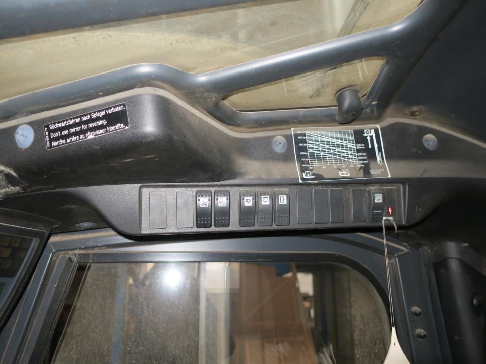 Maschinen einer Möbelfabrik-4