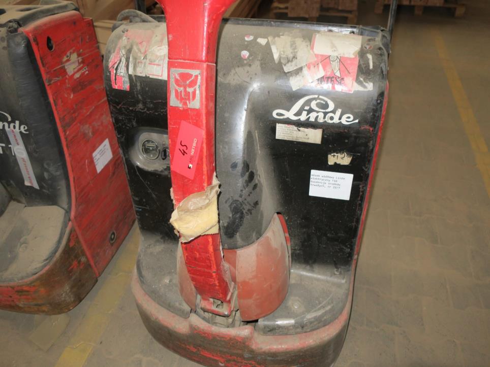 Stroji v tovarni pohištva-2