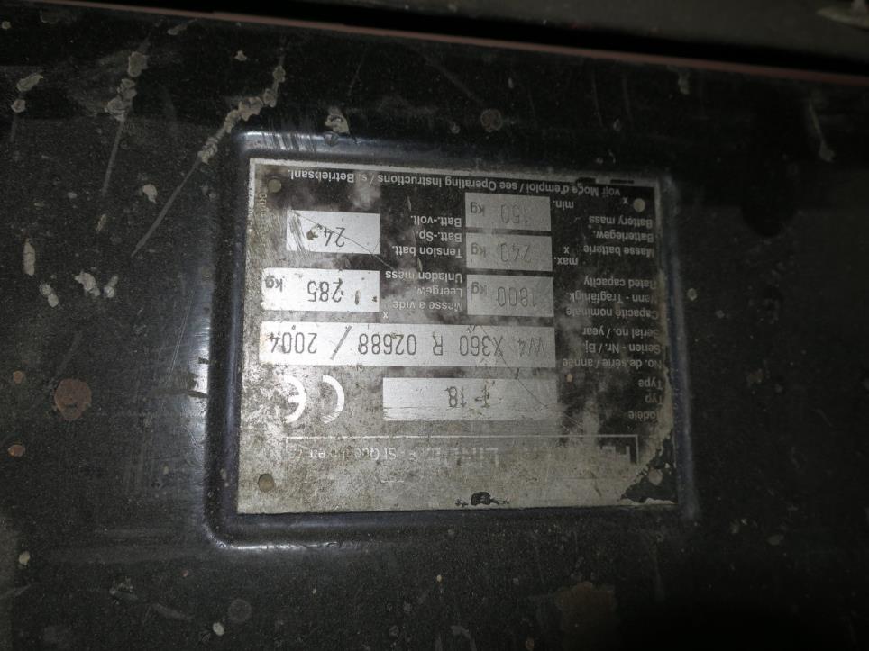 Stroji v tovarni pohištva-4