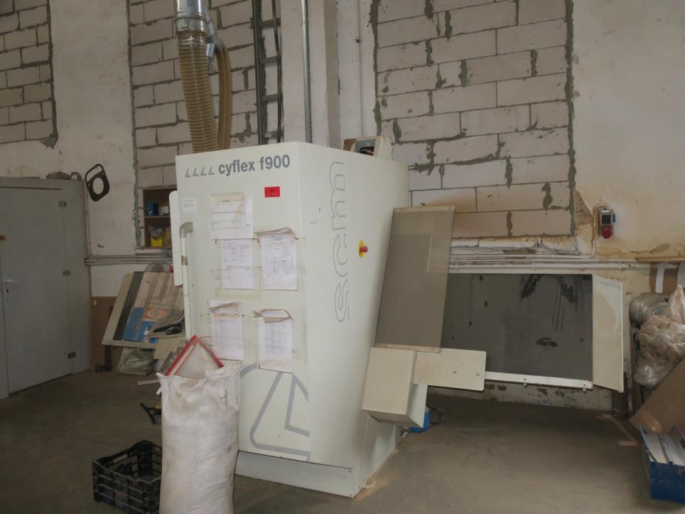 Machines d´une usine de meubles-3