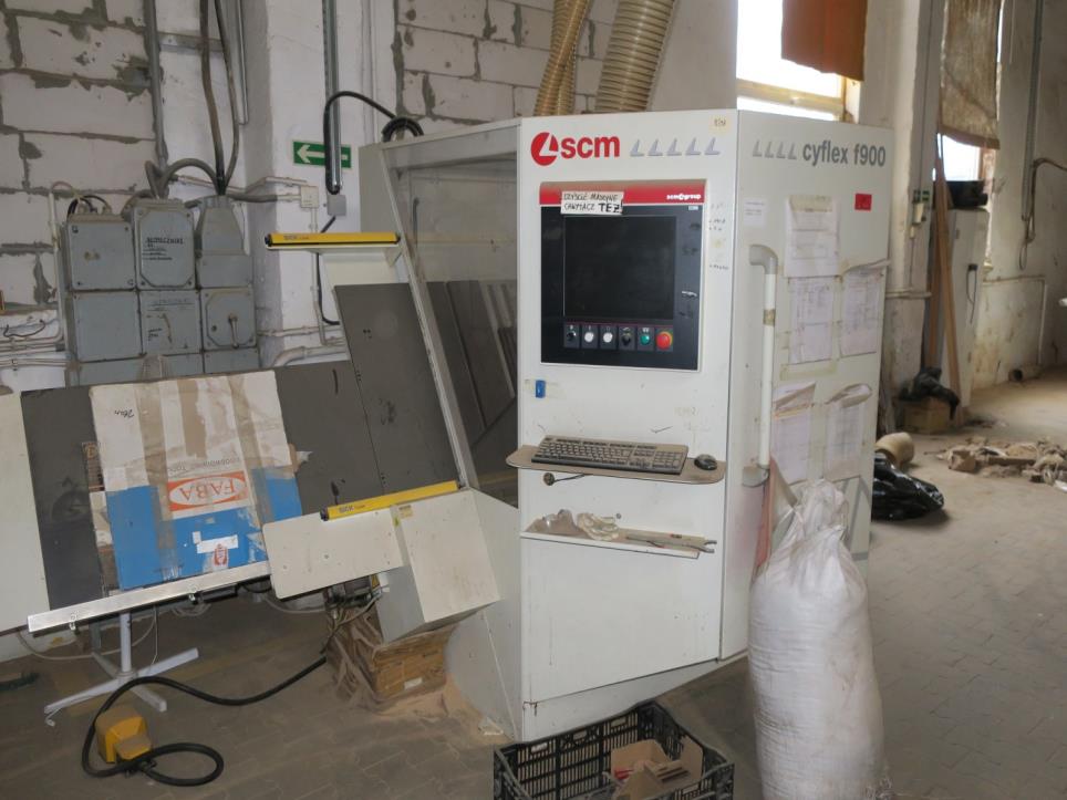 Machines d´une usine de meubles-2