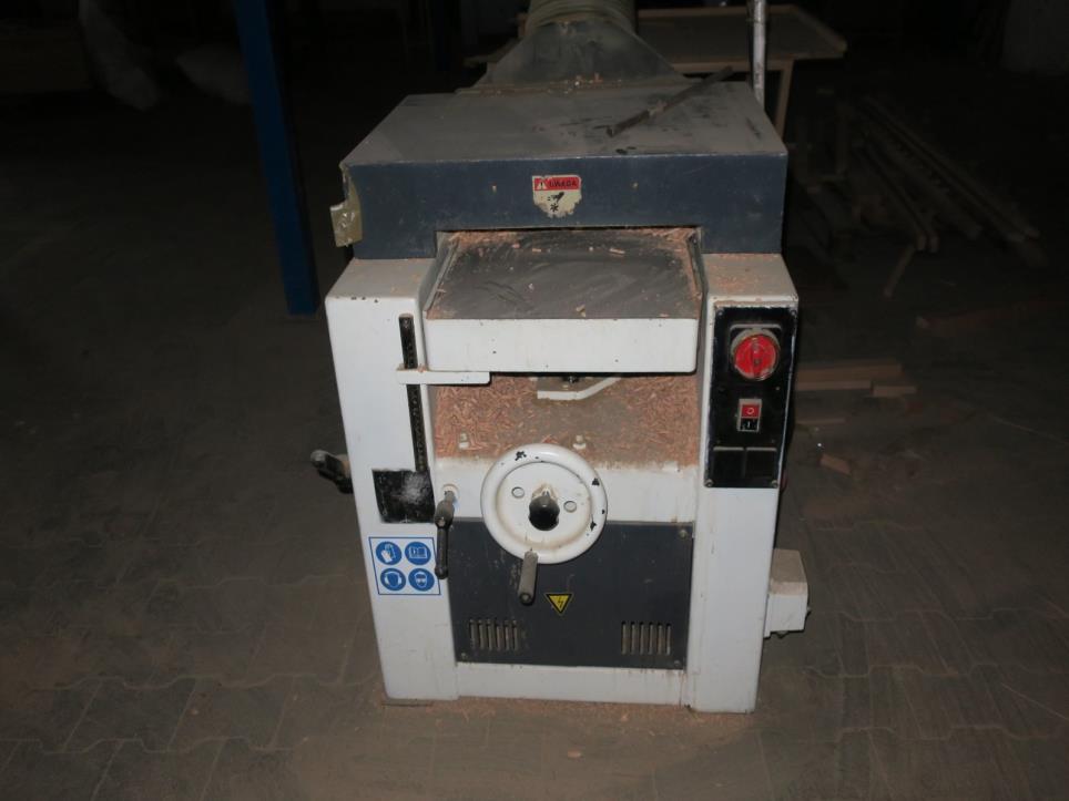 Machines d´une usine de meubles-2