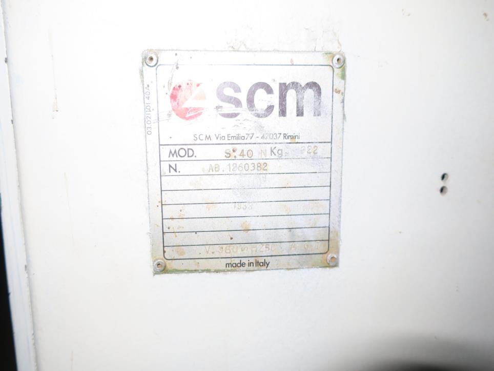 Machines d´une usine de meubles-3