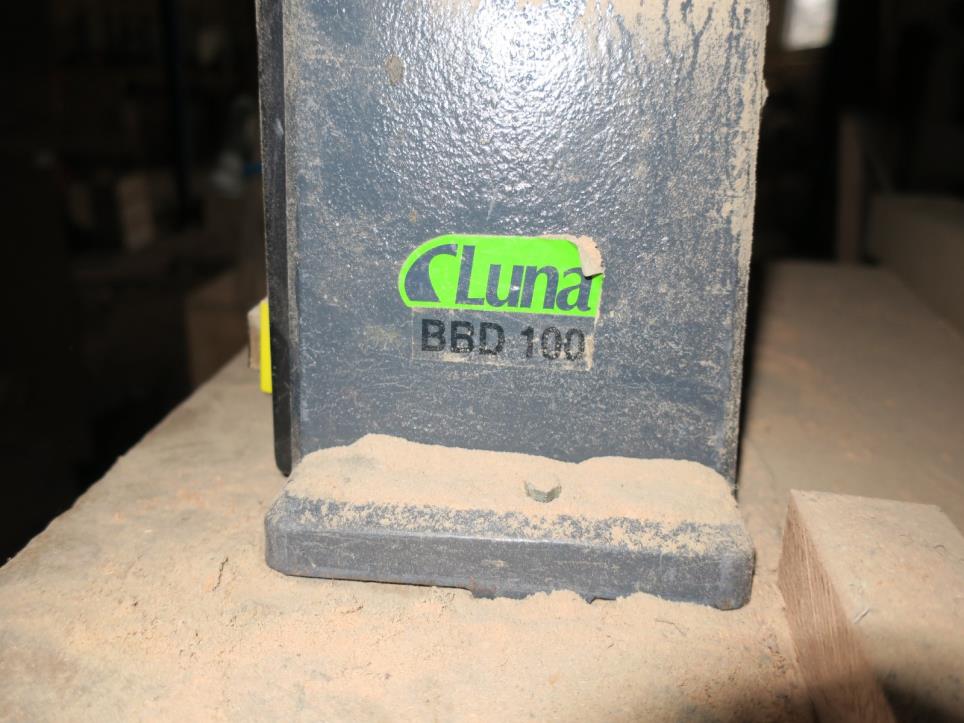 Maschinen einer Möbelfabrik-3