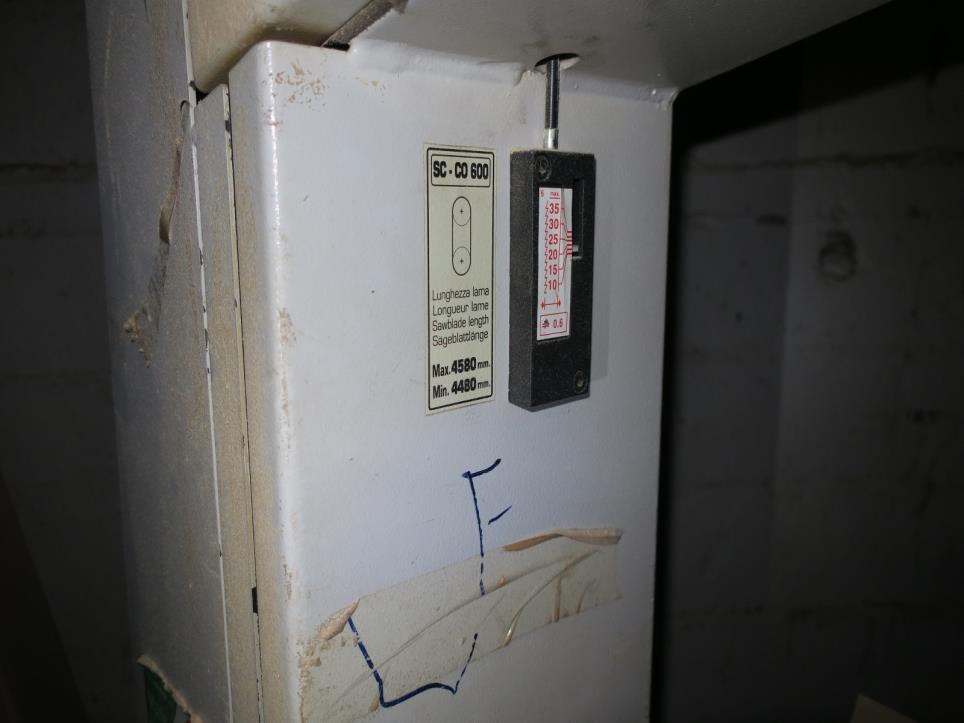 Machines d´une usine de meubles-3