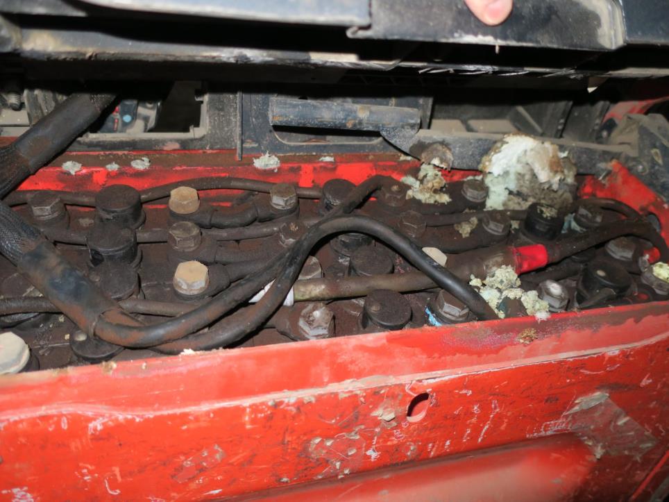 Stroje v továrně na nábytek-3