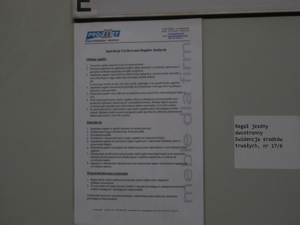 Stroje v továrně na nábytek-3