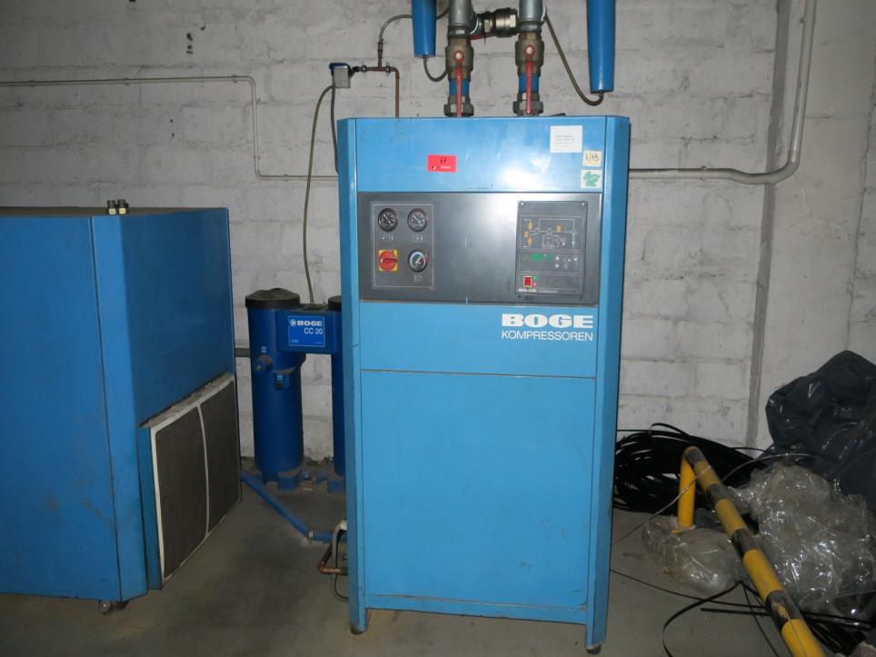 Maschinen einer Möbelfabrik-2