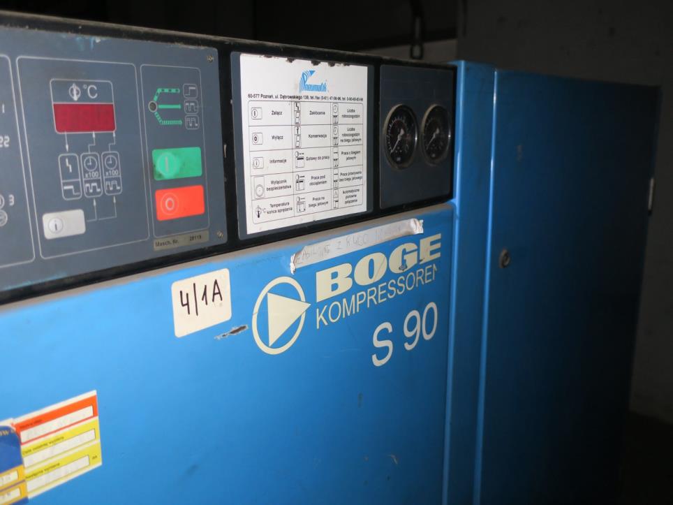 Maschinen einer Möbelfabrik-4