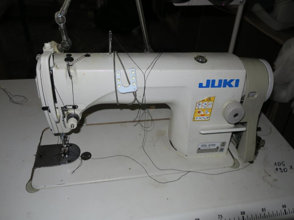 Stroje v továrně na nábytek-2