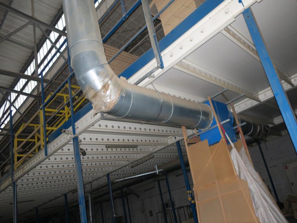 Stroji v tovarni pohištva-6