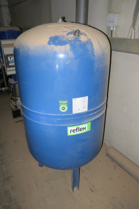 Stroji v tovarni pohištva-9