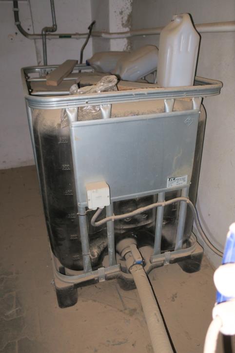 Stroji v tovarni pohištva-11