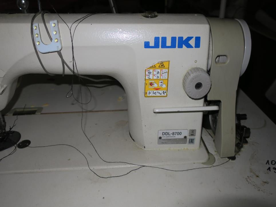 Stroji v tovarni pohištva-3