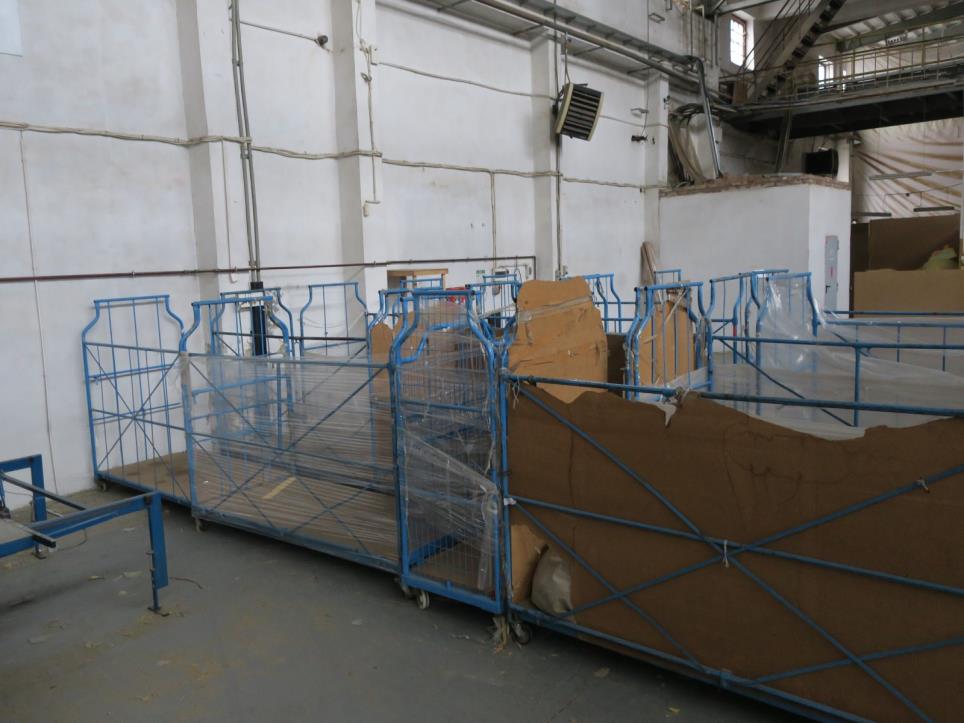 Machines d´une usine de meubles-1