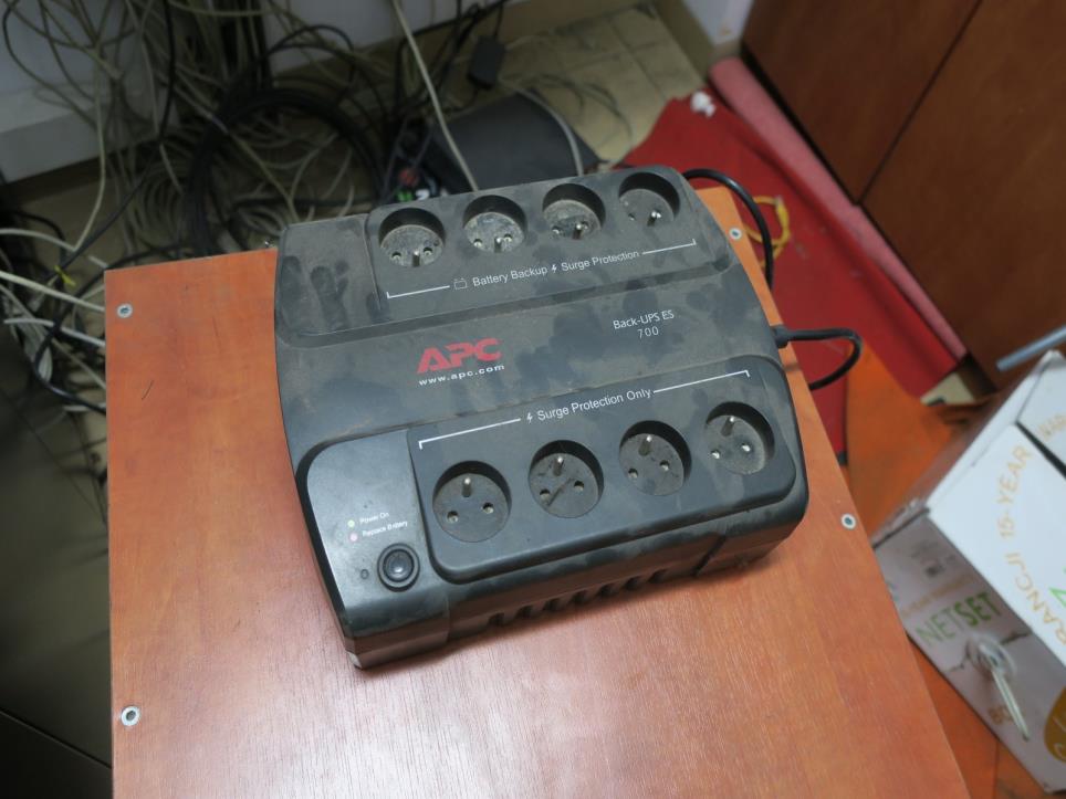 Maschinen einer Möbelfabrik-3