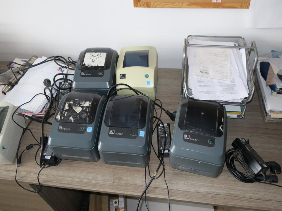 Stroji v tovarni pohištva-1