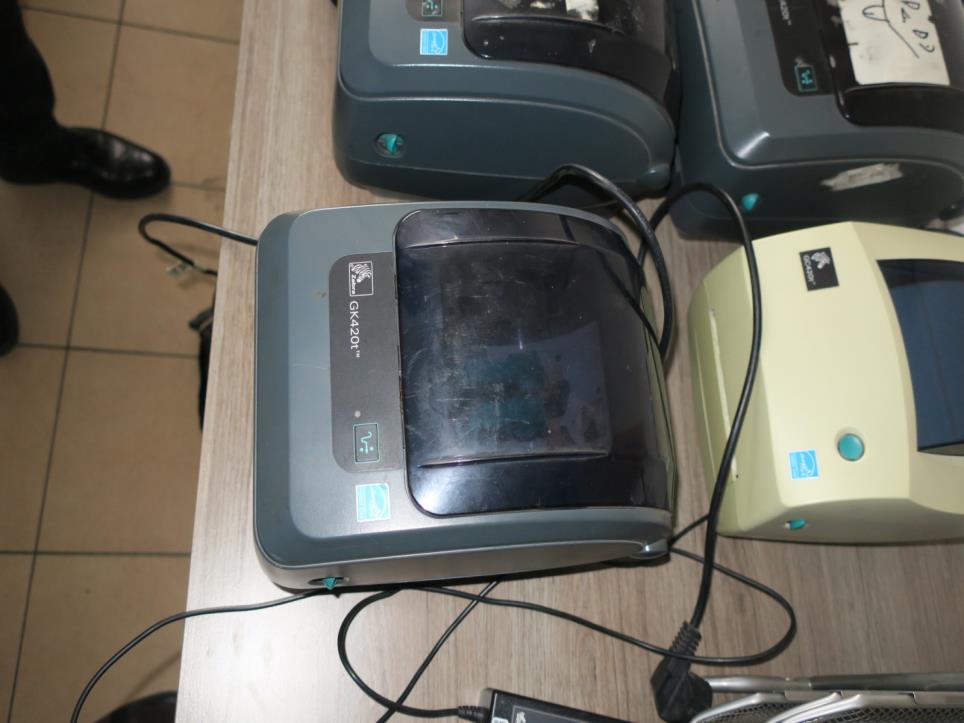 Stroji v tovarni pohištva-4