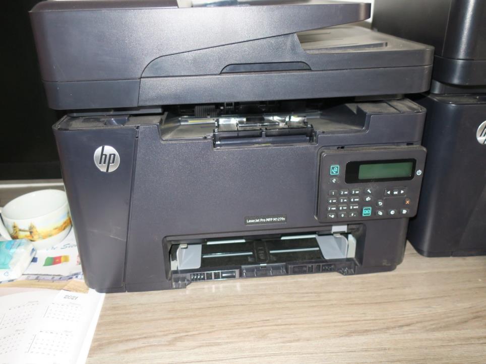 Stroje v továrně na nábytek-2