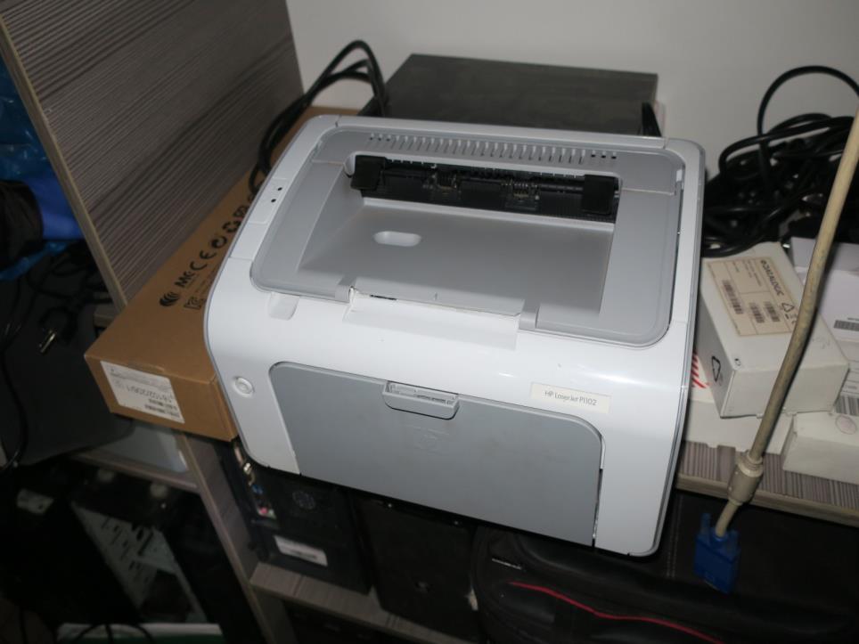 Stroji v tovarni pohištva-7