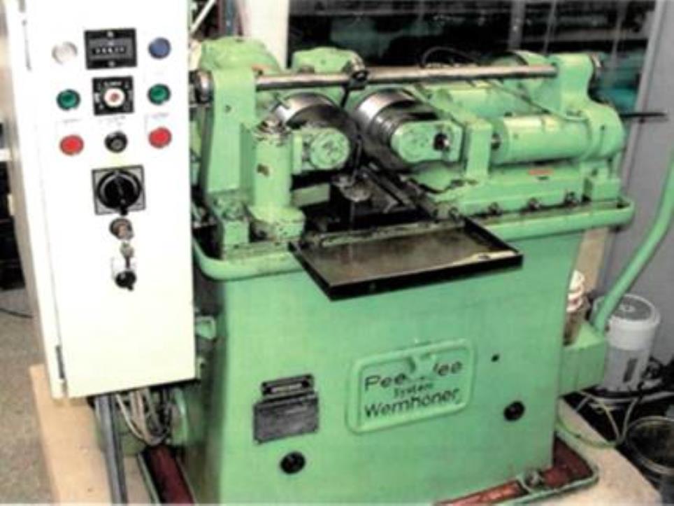 Roboty przemysłowe, maszyny do obróbki metalu, urządzenia pomiarowe i testujące itp.-1