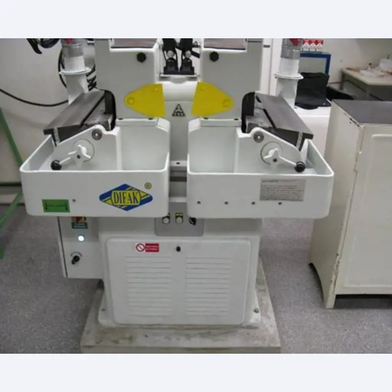 Industrijski roboti, stroji za obdelavo kovin, merilne in preskusne naprave itd.-1