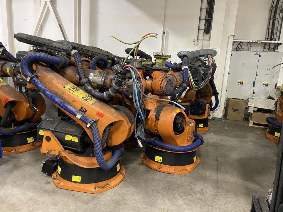 Roboty przemysłowe, maszyny do obróbki metalu, urządzenia pomiarowe i testujące itp.-1