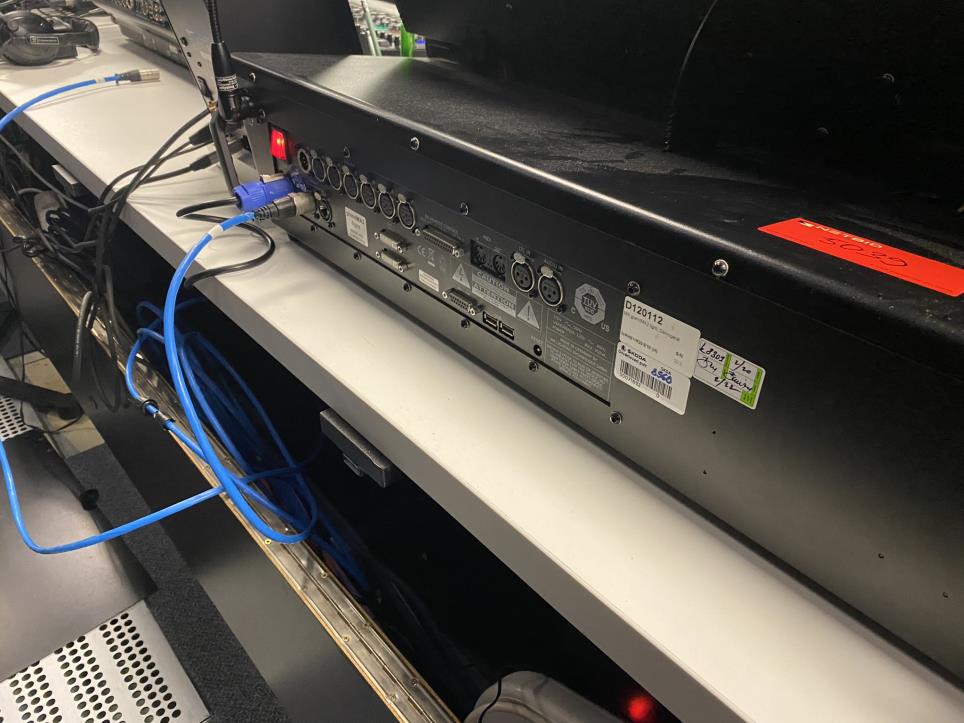 Robots industriales, máquinas para trabajar el metal, dispositivos de medición y ensayo, etc.-2