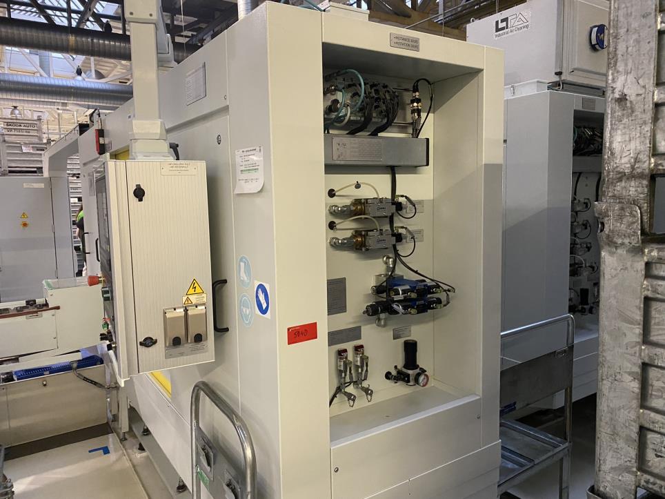 Roboty przemysłowe, maszyny do obróbki metalu, urządzenia pomiarowe i testujące itp.-2