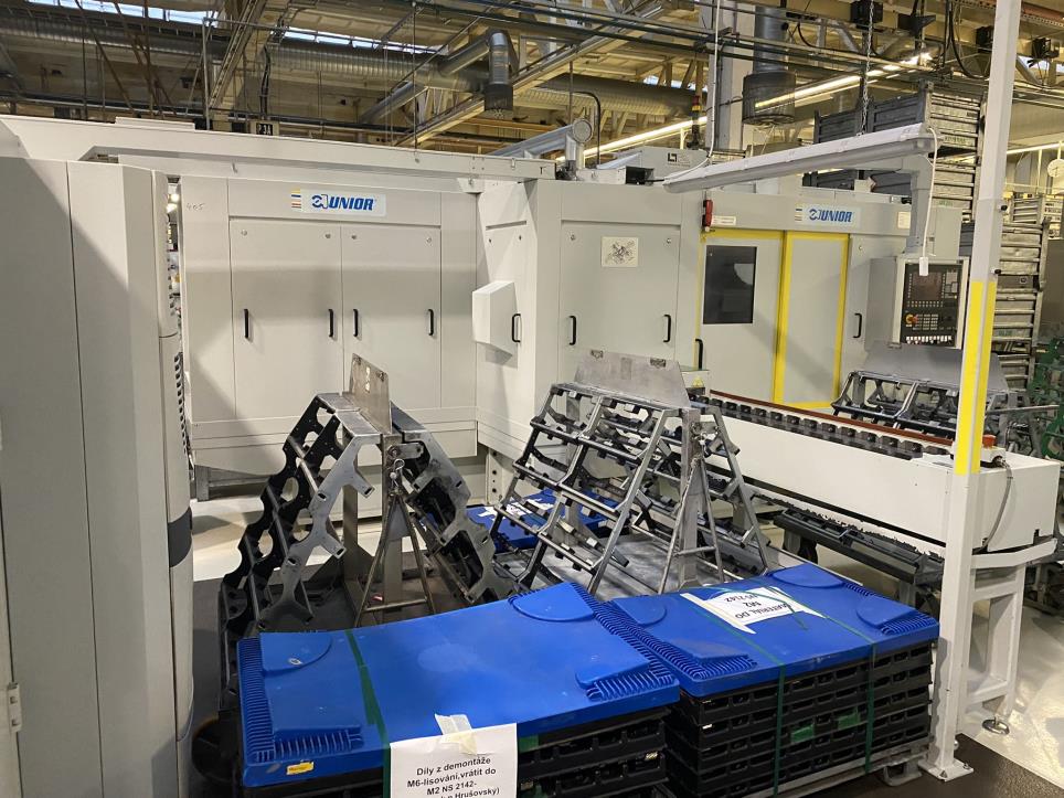 Roboty przemysłowe, maszyny do obróbki metalu, urządzenia pomiarowe i testujące itp.-3