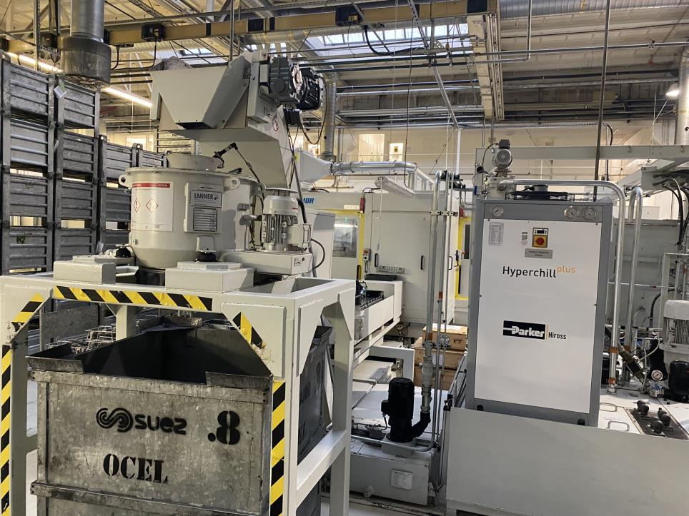 Roboty przemysłowe, maszyny do obróbki metalu, urządzenia pomiarowe i testujące itp.-7