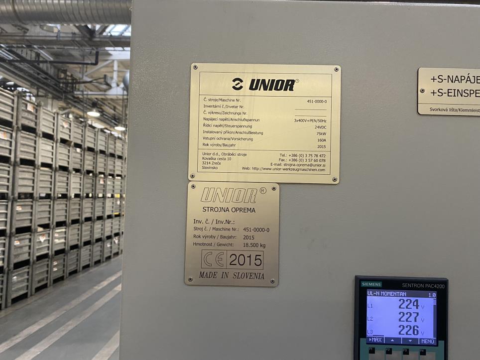 Roboty przemysłowe, maszyny do obróbki metalu, urządzenia pomiarowe i testujące itp.-10