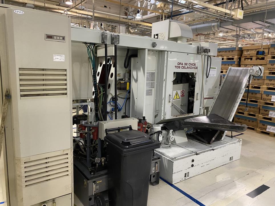 Industrieroboter, Metallbearbeitungsmaschinen sowie Mess- und Prüfgeräte etc.-2